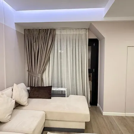 Luxury 7 At Square 21 Tirana