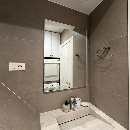 Luxury 7 At Square 21 Tirana