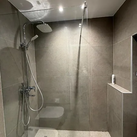 Luxury 7 At Square 21 * Tirana