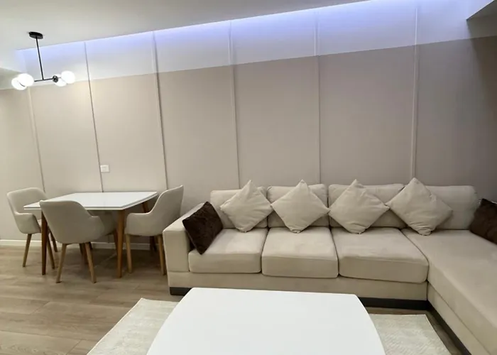 Luxury 7 At Square 21