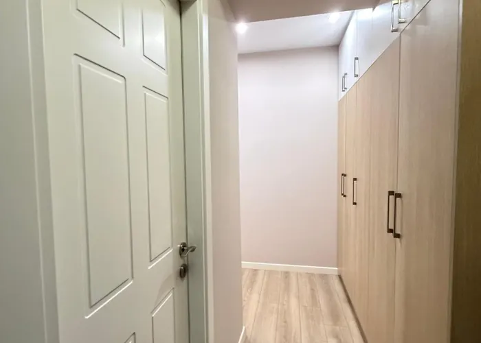 Luxury 7 At Square 21 Tirana